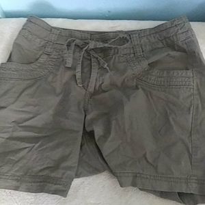 Dark green shorts (size: 4)